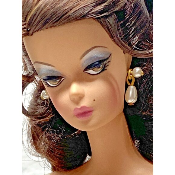 2006 Mattel Lady of the Manor Silkstone Barbie Fashion Model COA & Box - Picture 3 of 16